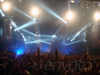 破茧成蝶进化的呼死你轰炸短信平台